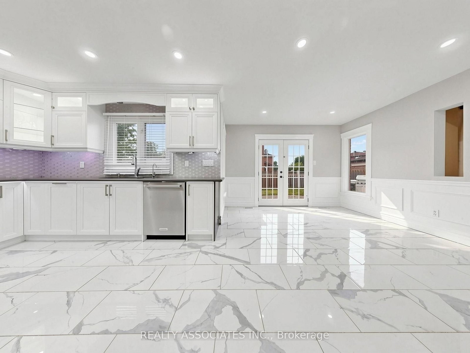 96 S Zinnia Place • Vaughan, ON photo 9