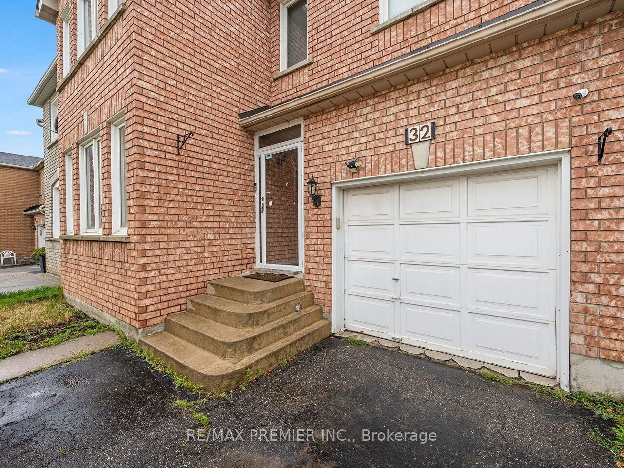 32 Stonebriar Drive • Vaughan, ON photo 3