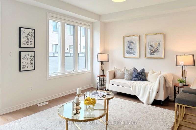 8 Hewison Avenue, Richmond Hill