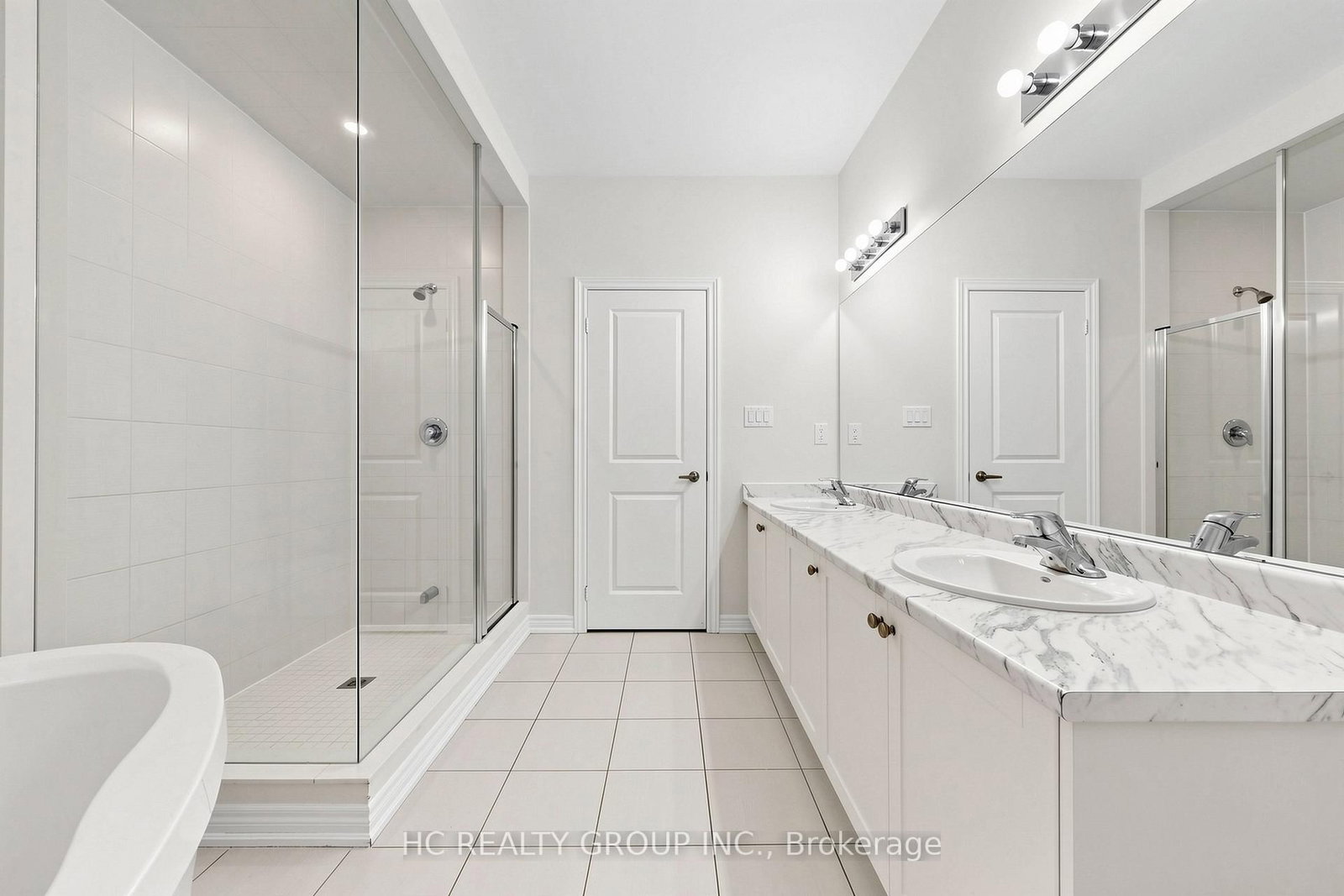 8 Hewison Avenue • Richmond Hill, ON photo 12