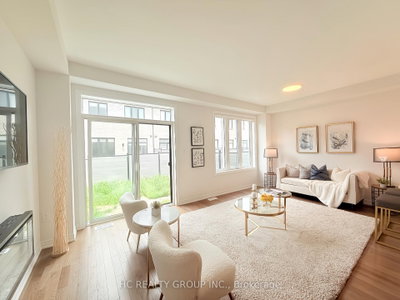 8 Hewison Avenue — photo 2