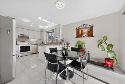 3 Earls Court • East Gwillimbury, ON photo 9