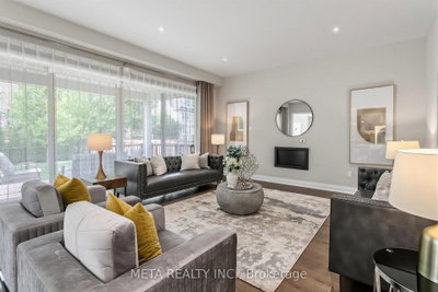 56 Klees Crescent • Aurora, ON photo 8