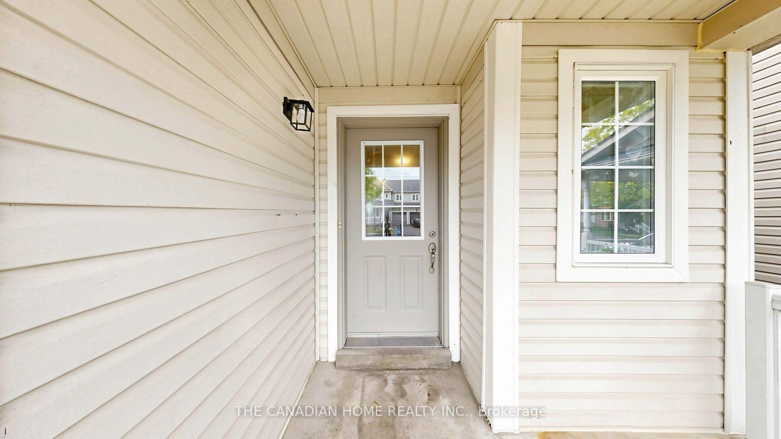 31 Laurendale Avenue • Georgina, ON photo 5