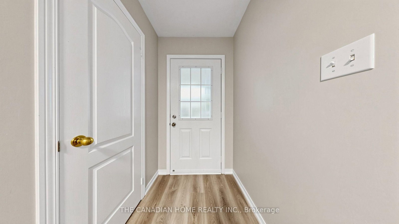31 Laurendale Avenue • Georgina, ON photo 6
