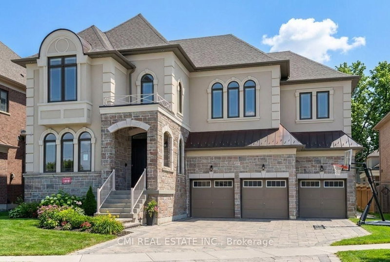 101 Appleyard Avenue