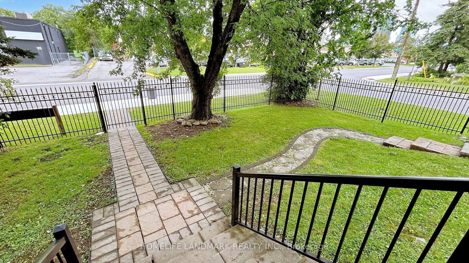 98 Glen Cameron Road • Markham, ON photo 5