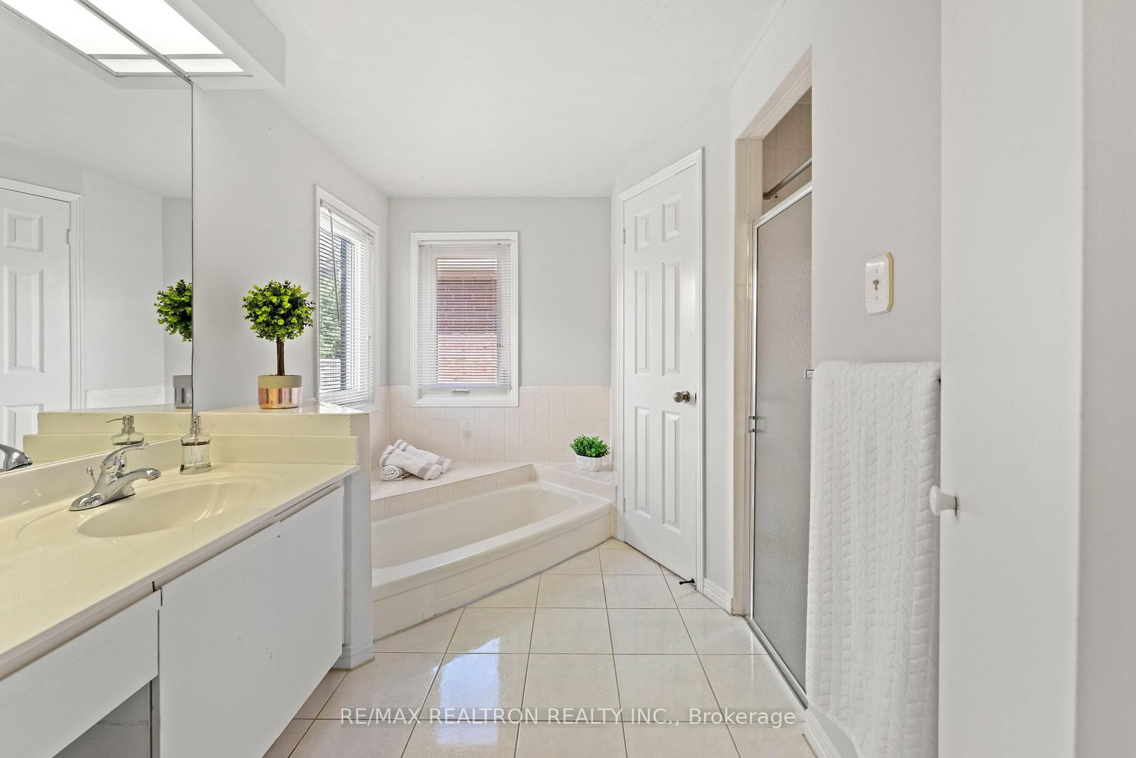 143 Spring Gate Boulevard • Vaughan, ON photo 30