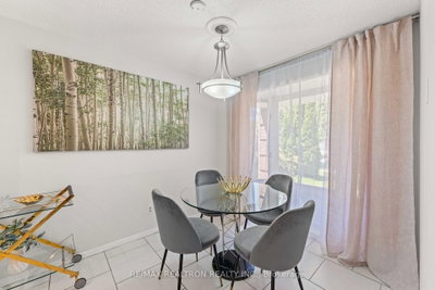 143 Spring Gate Boulevard • Vaughan, ON photo 5