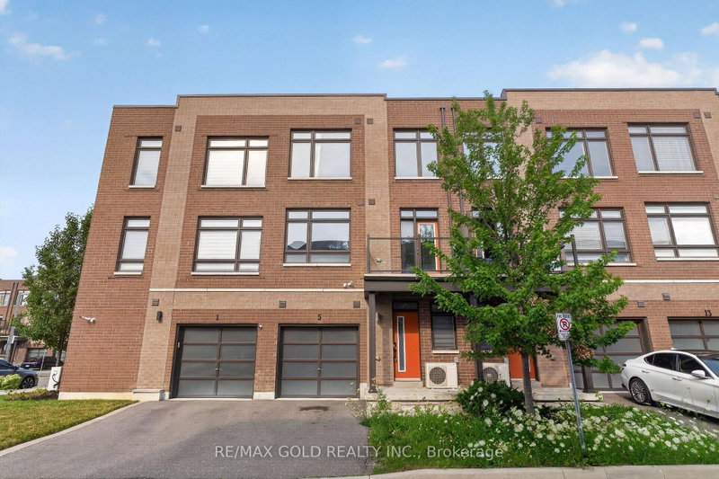 home for lease on 5 Beliveau Street