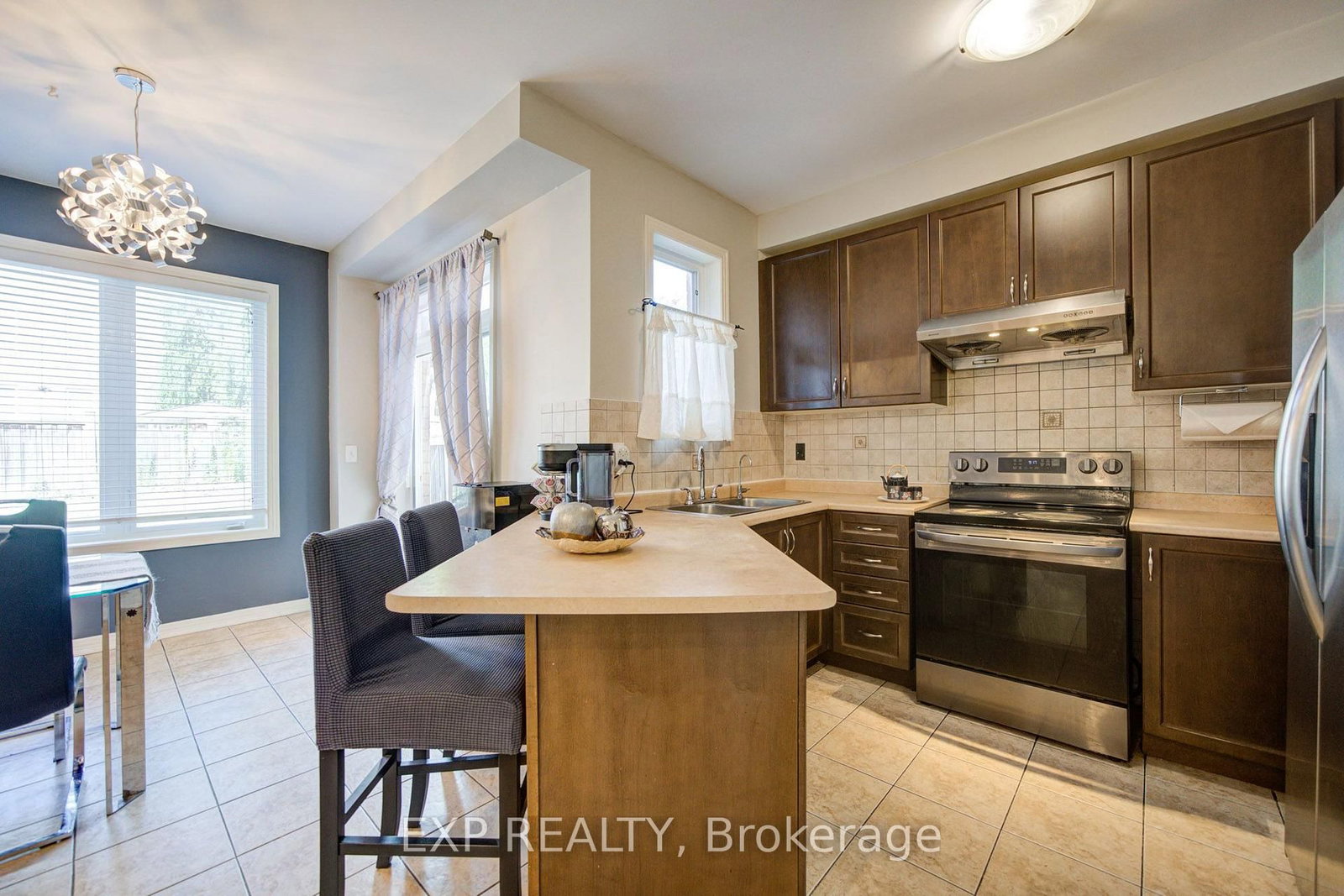 76 Ford Wilson Boulevard • Newmarket, ON photo 11