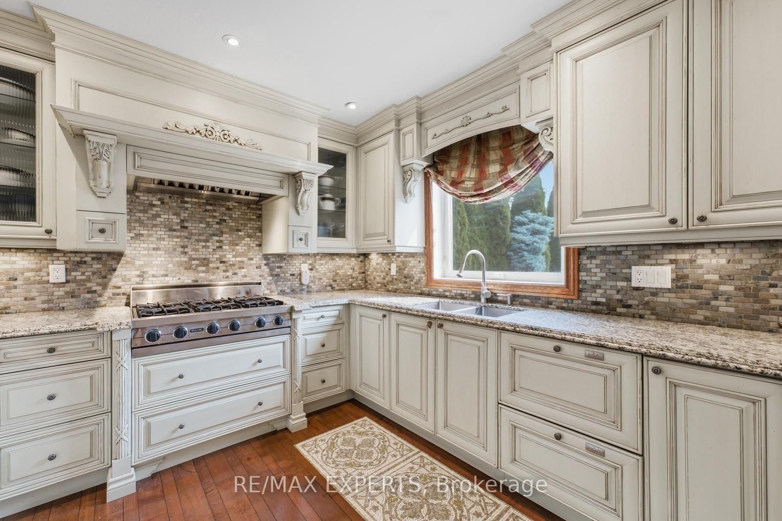 215 Velmar Drive • Vaughan, ON photo 15