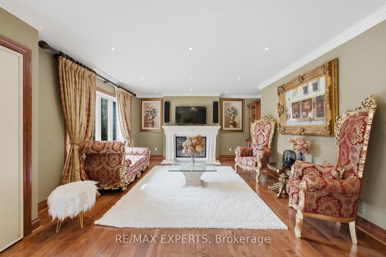 215 Velmar Drive • Vaughan, ON photo 9