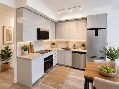 Unit 2013 — 10 Abeja Street — more photos