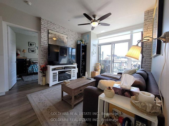 B401 - 271 Sea Ray Avenue