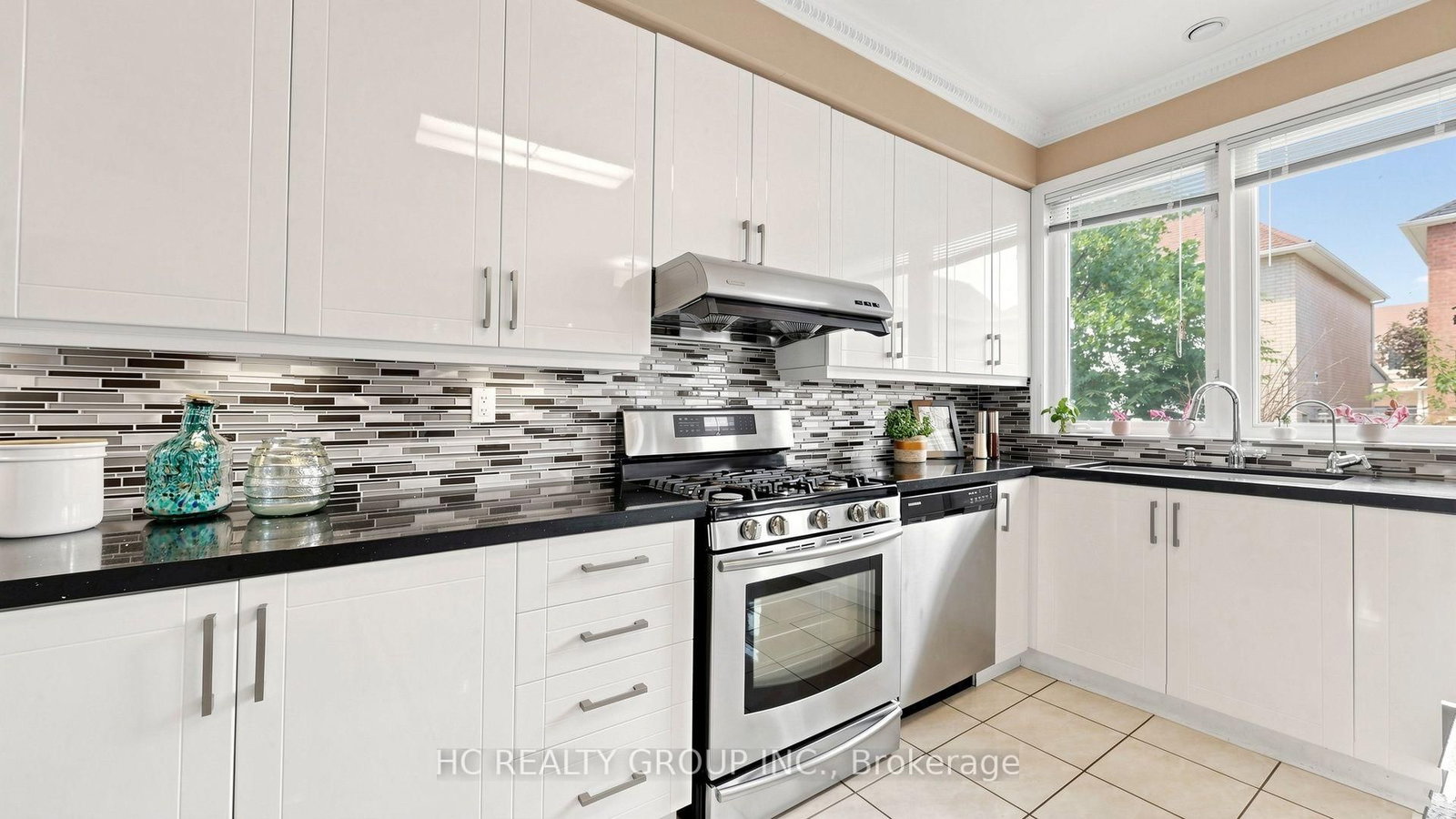 18 Saxony Drive • Markham, ON photo 16