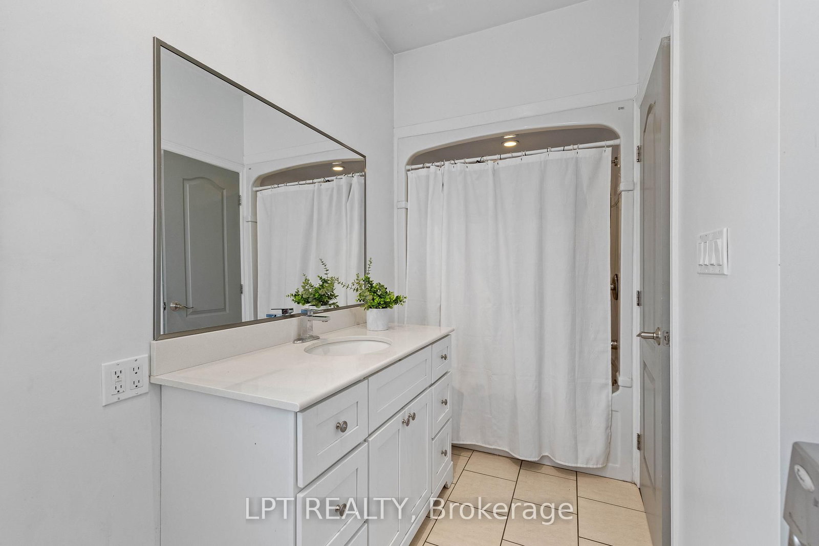 173 Lake Drive E • Georgina, ON photo 33