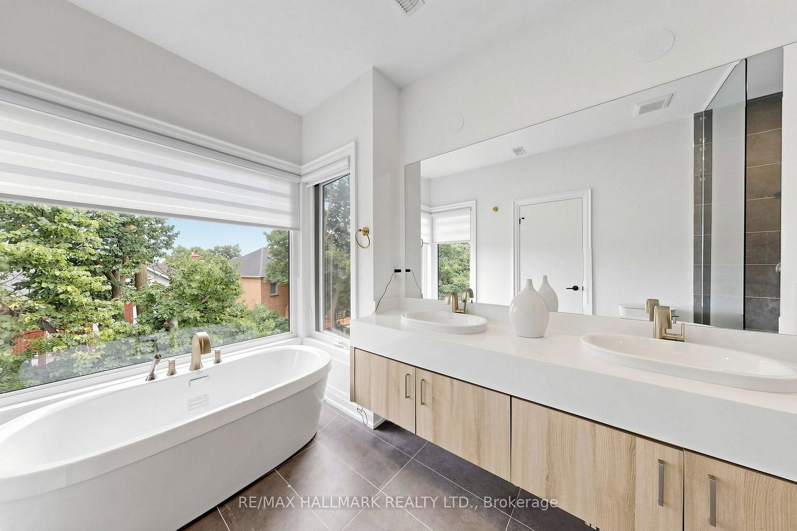 15 Direzze Court • Richmond Hill, ON photo 36