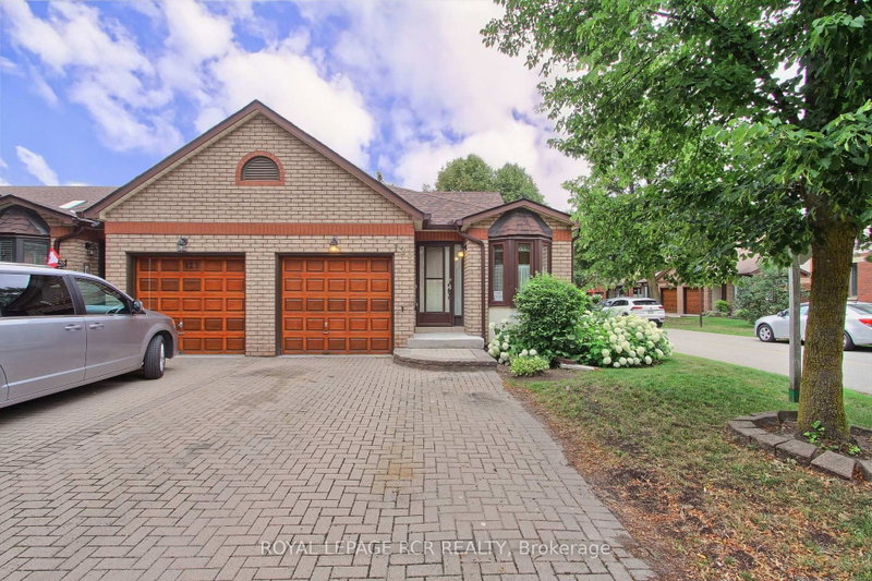 16 - 121 Green Briar Road