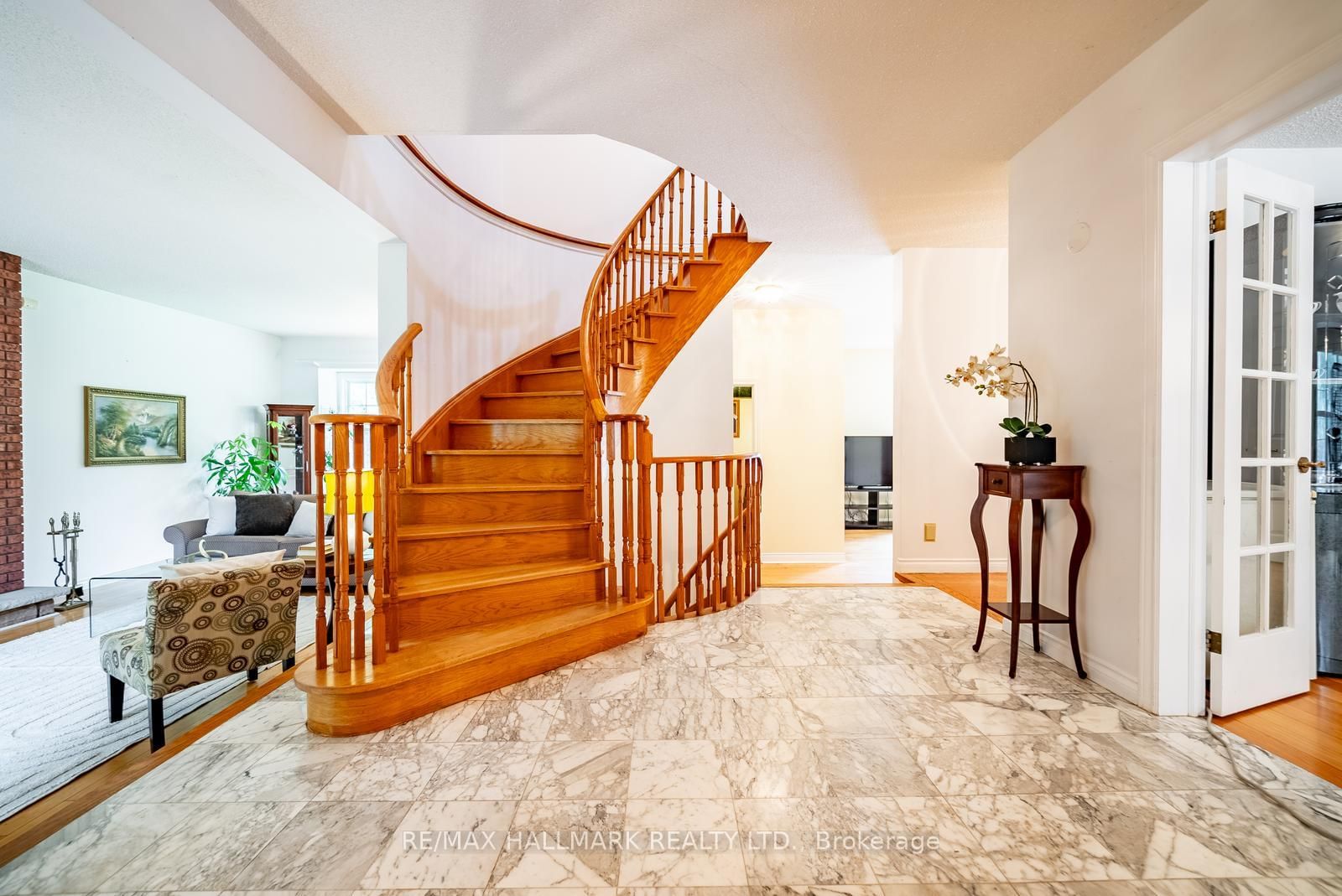 23 Forfardale Road • Whitchurch-Stouffville, ON photo 11