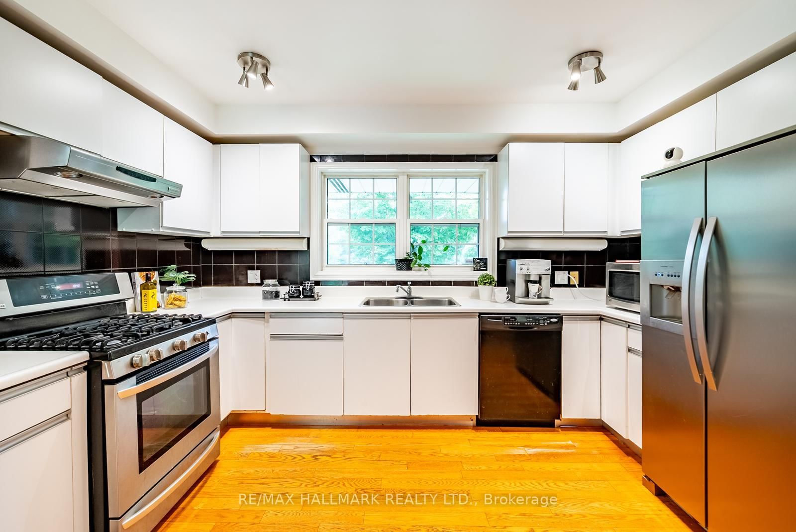 23 Forfardale Road • Whitchurch-Stouffville, ON photo 18