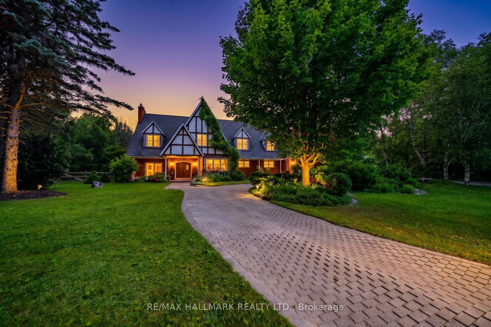 23 Forfardale Road • Whitchurch-Stouffville, ON photo 4