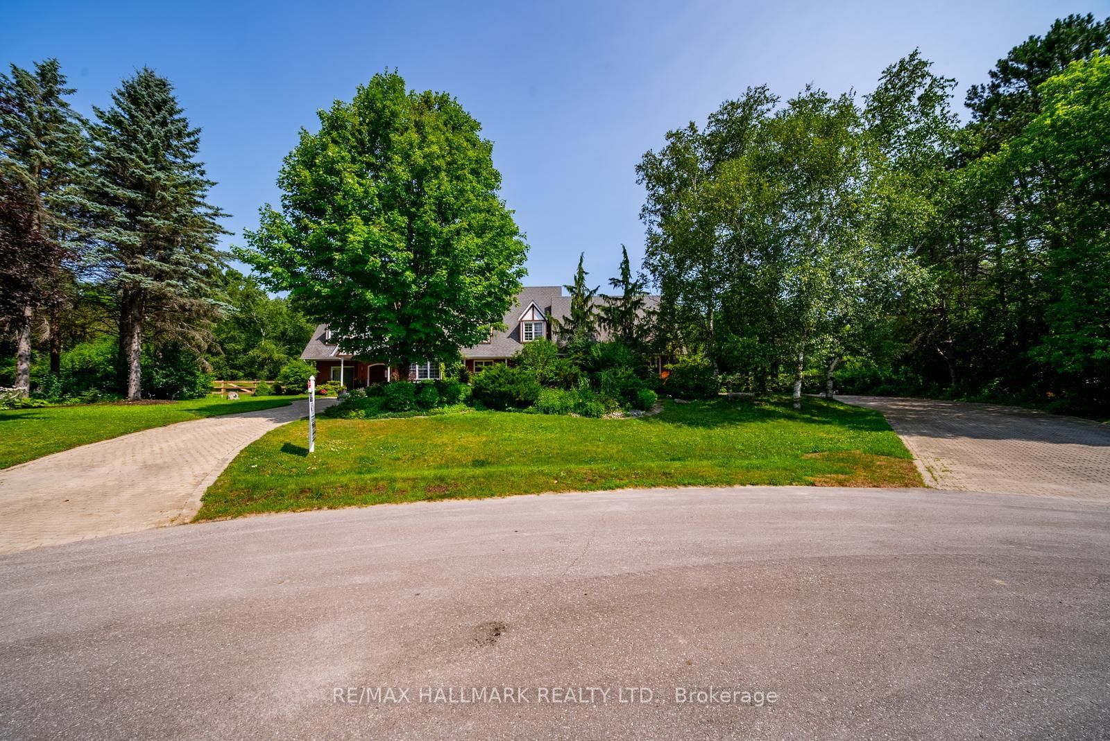 23 Forfardale Road • Whitchurch-Stouffville, ON photo 7