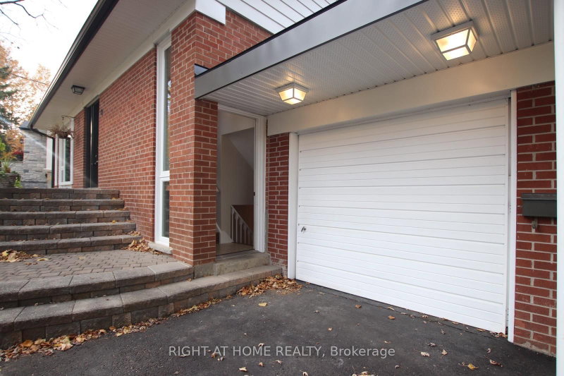 89 Monkswood Crescent