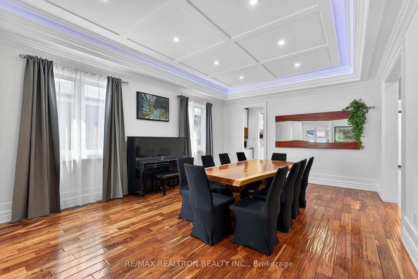 374 Elmwood Avenue • Richmond Hill, ON photo 13