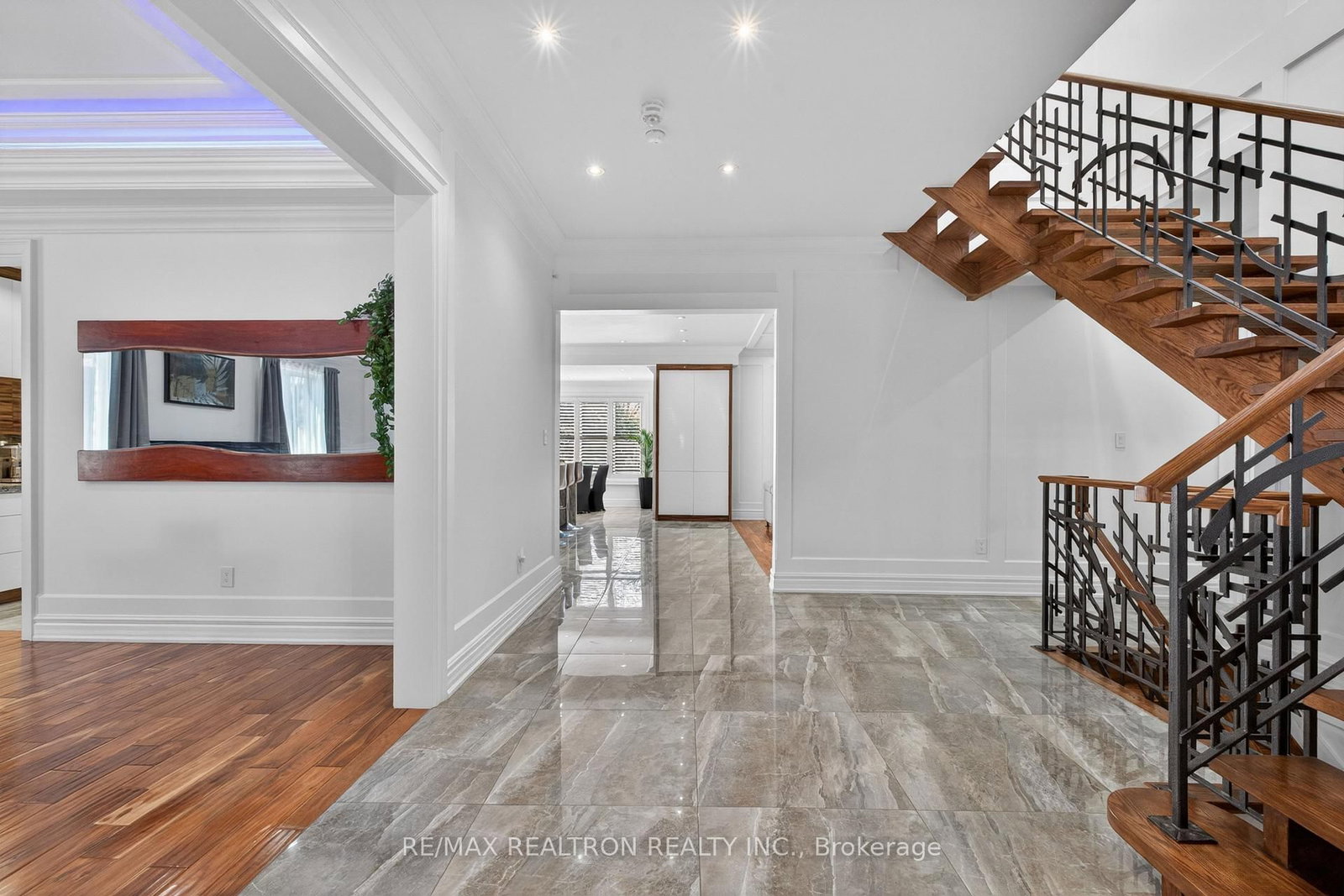 374 Elmwood Avenue • Richmond Hill, ON photo 17