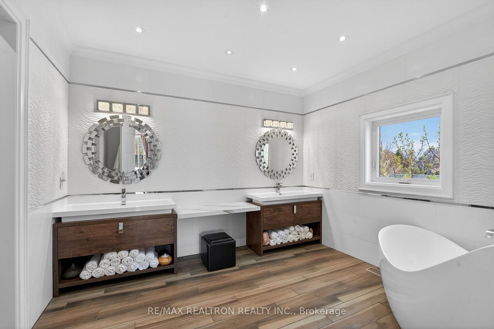 374 Elmwood Avenue • Richmond Hill, ON photo 38