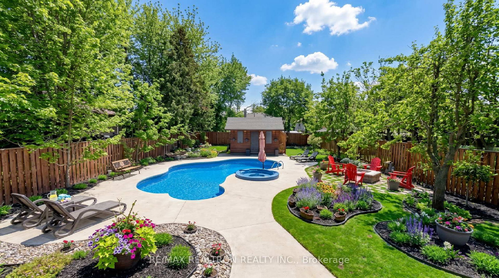 374 Elmwood Avenue • Richmond Hill, ON photo 9