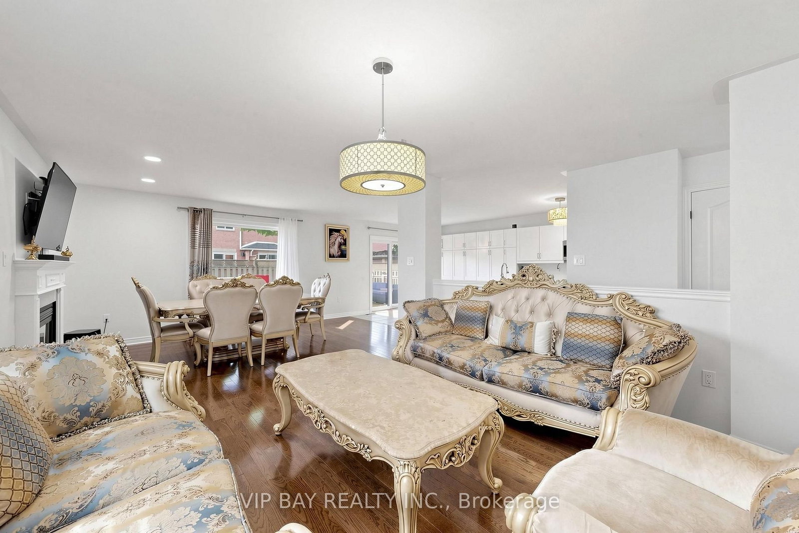 77 Amberview Drive • Georgina, ON photo 5