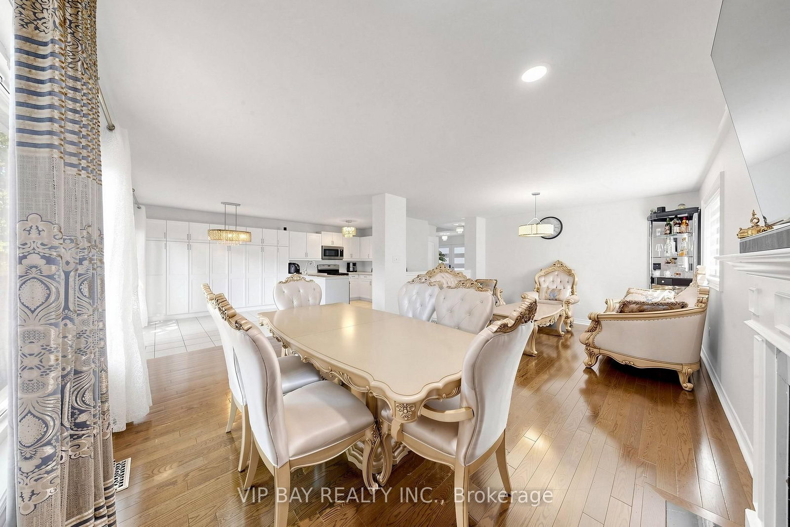 77 Amberview Drive • Georgina, ON photo 8