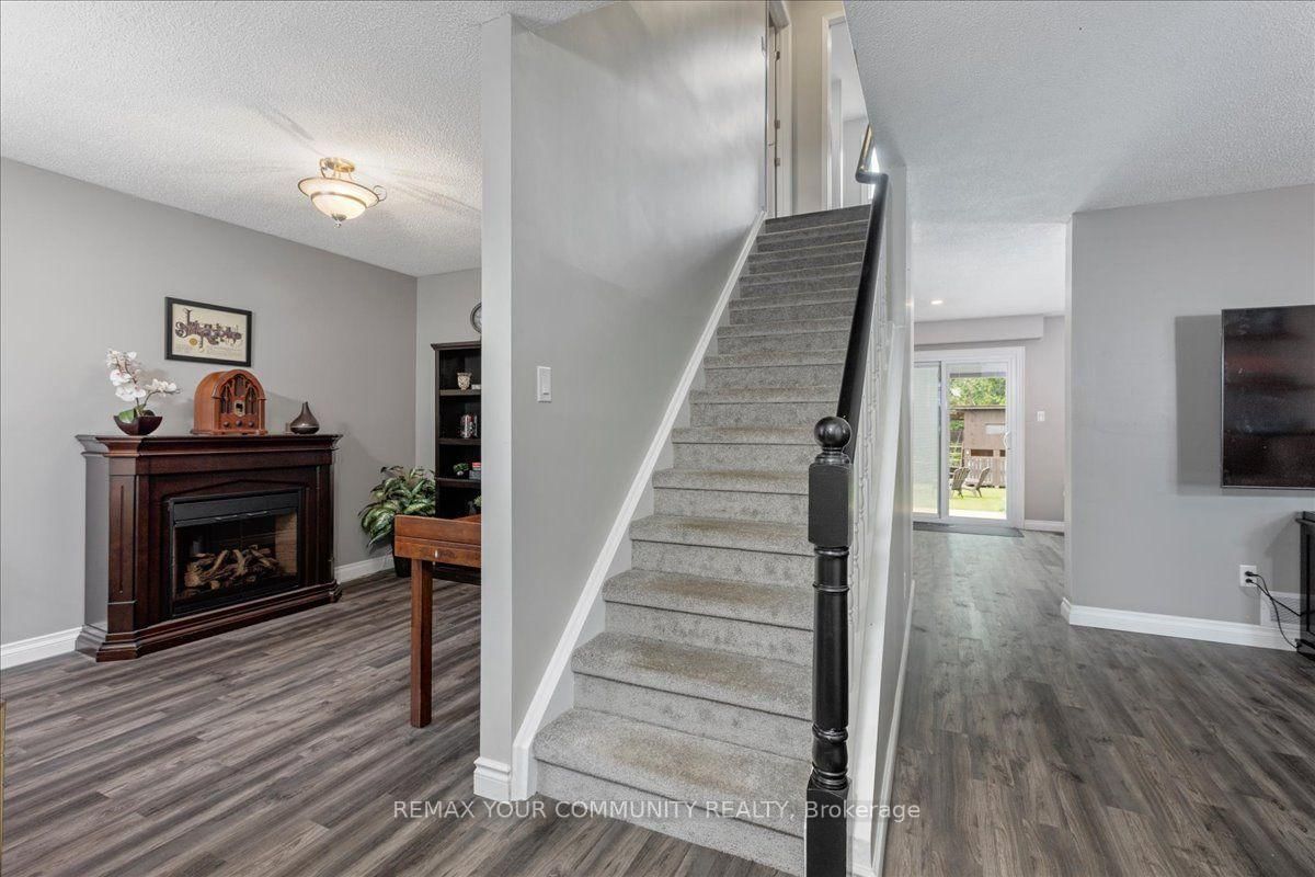 1005 Vance Crescent • Innisfil, ON photo 5