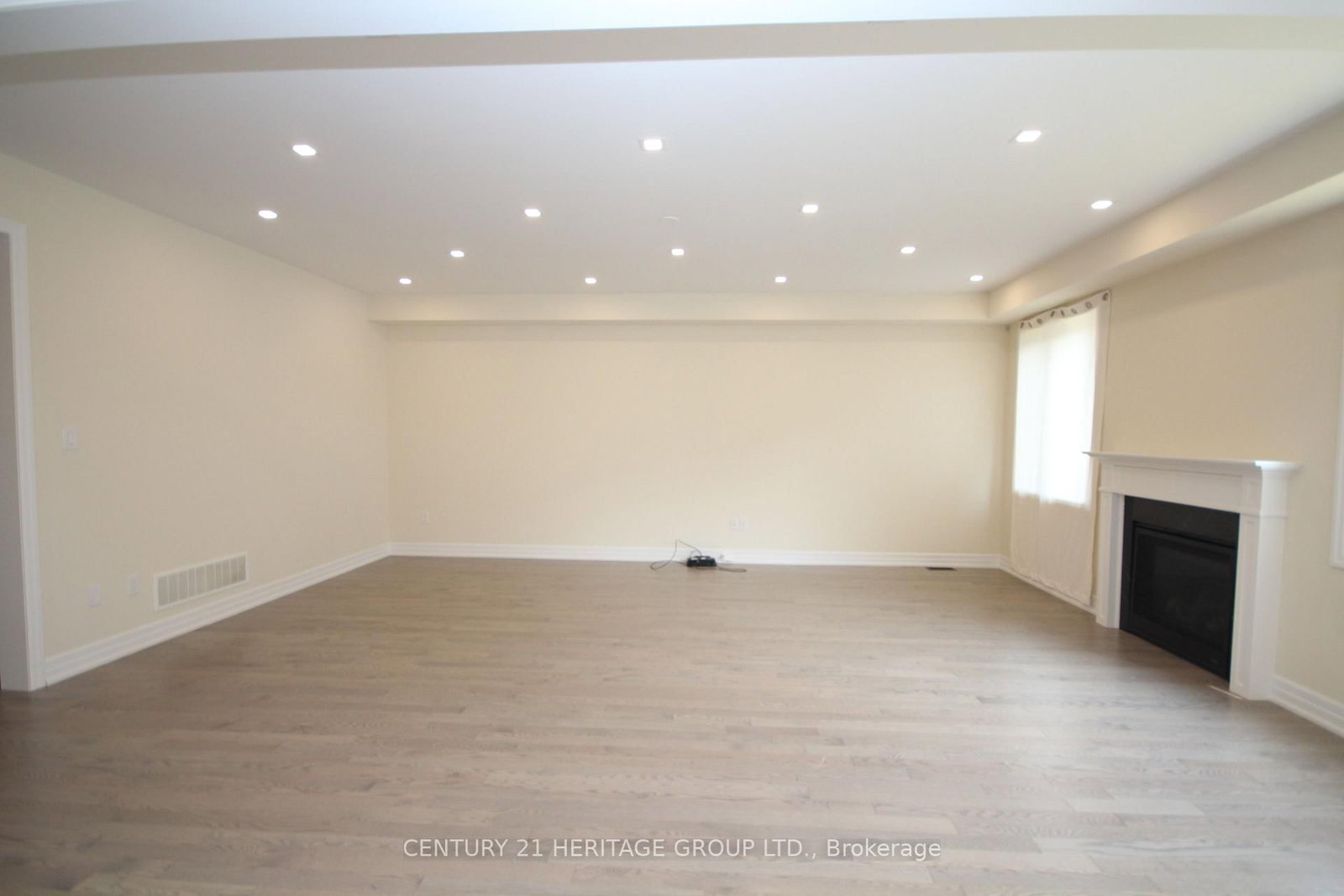 83 Kingknoll Crescent • Georgina, ON photo 5