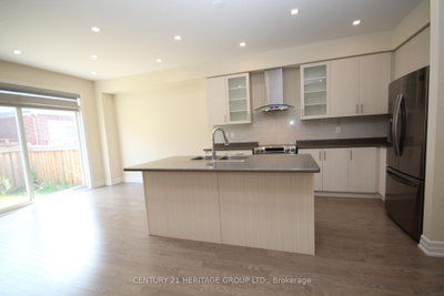 83 Kingknoll Crescent • Georgina, ON photo 9
