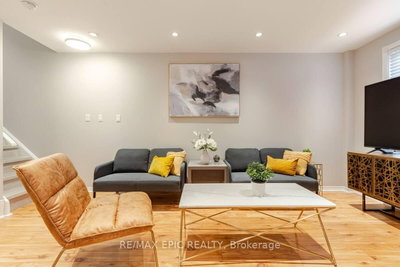 3-bed Townhouse, Condo · 75 Weldrick Rd