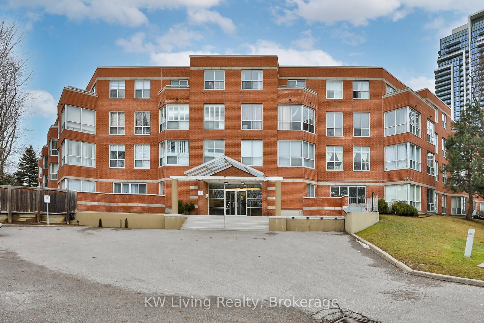 9 Chalmers Road • #101 • Richmond Hill, ON photo 1