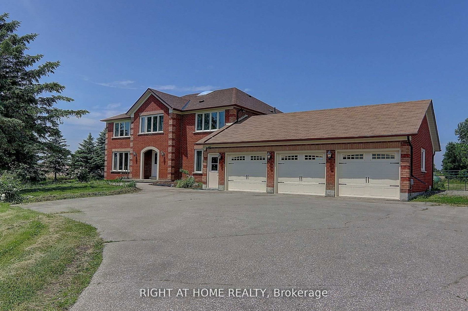 1008 Mount Albert Road • East Gwillimbury, ON photo 3