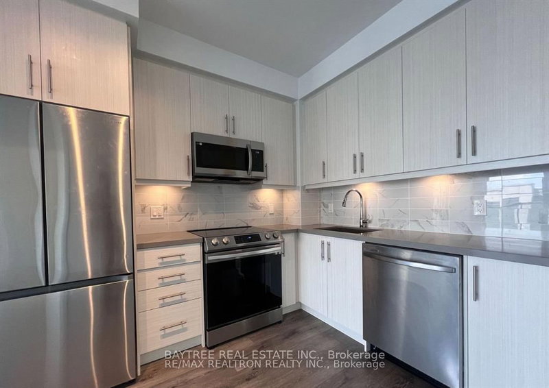 1107 - 105 Oneida Crescent