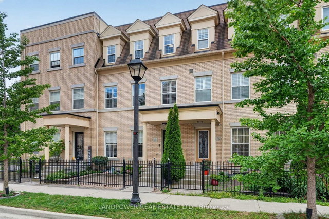 23 Donald Buttress Boulevard W