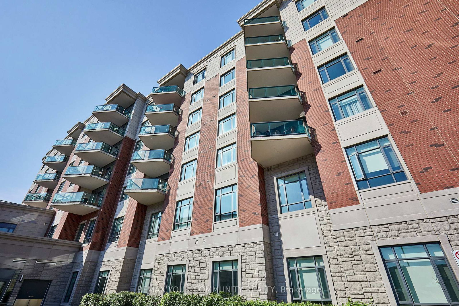 440 William Graham Drive • #511 • Aurora, ON photo 2