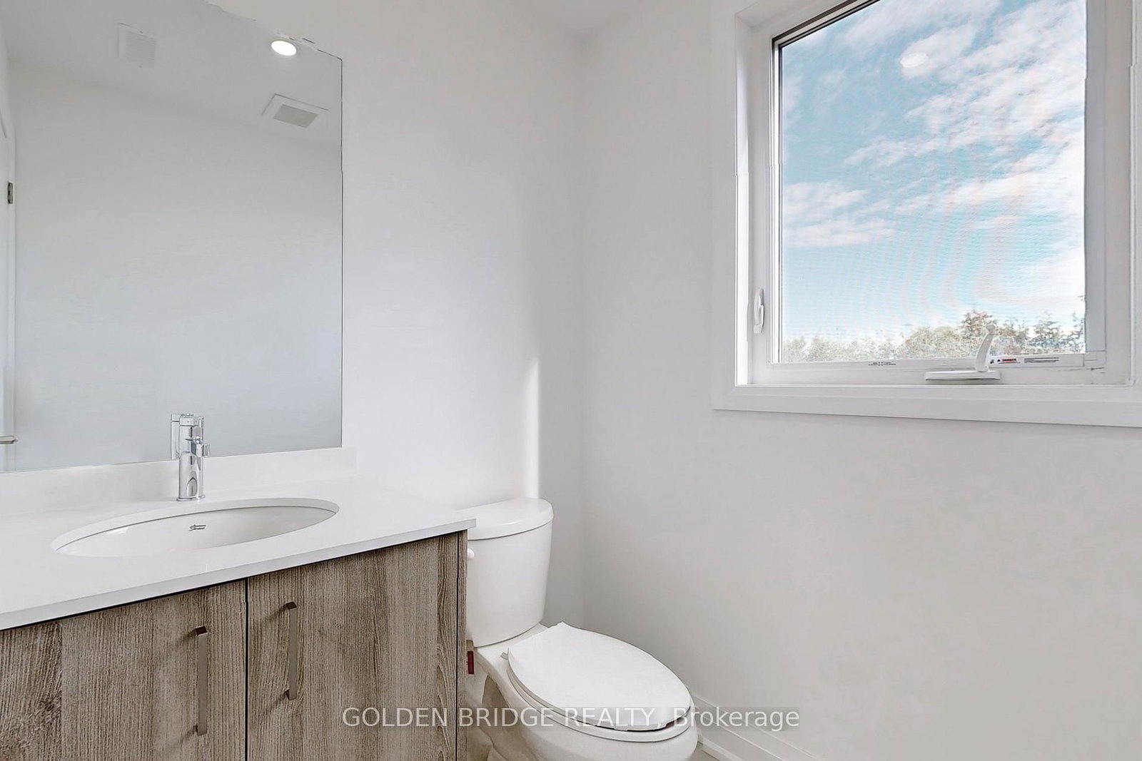 21 Persica Street • Richmond Hill, ON photo 11