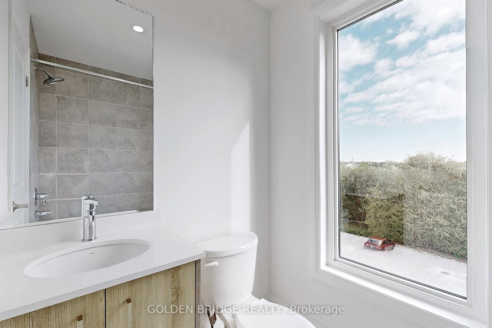 21 Persica Street • Richmond Hill, ON photo 15