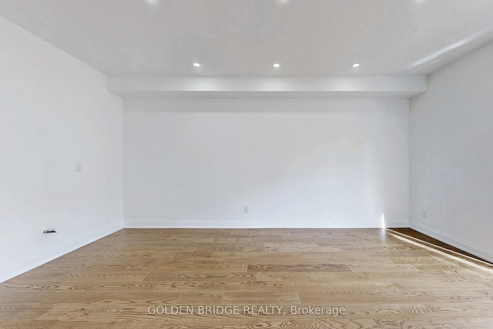 21 Persica Street • Richmond Hill, ON photo 28