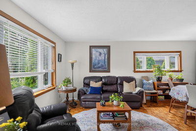 223 Richmond Street • Richmond Hill, ON photo 7