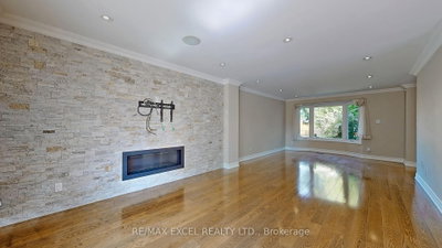 10 Alexis Road — more photos
