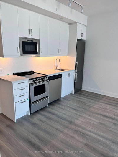 Unit 1208 — 10 Gatineau Drive — more photos