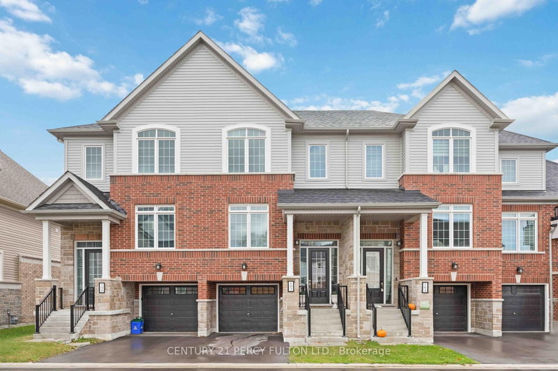 102 Lyall Stokes Circle, East Gwillimbury